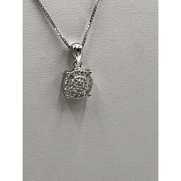 Helzberg Diamonds Sterling Silver CZ Round Cluster Pendant Necklace NWT - Picture 3 of 8